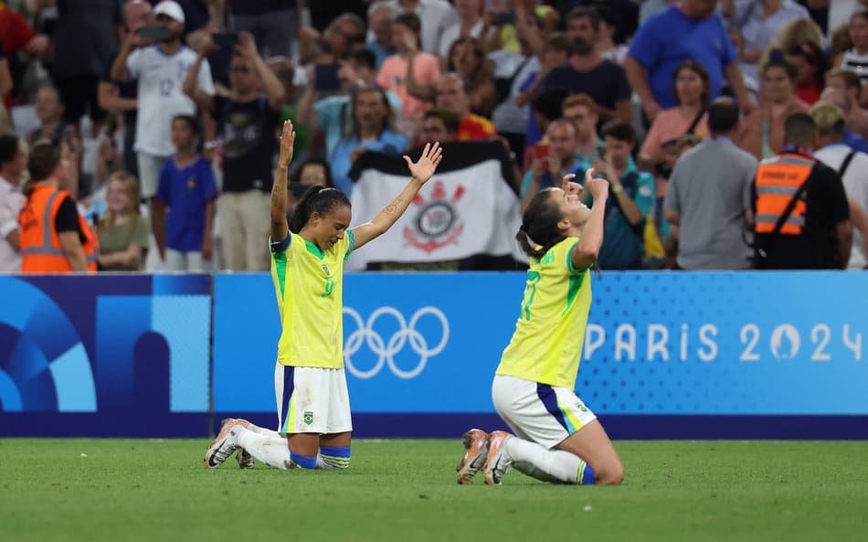 Redação do Lance! vai à loucura com vitória do Brasil contra a Espanha no futebol
