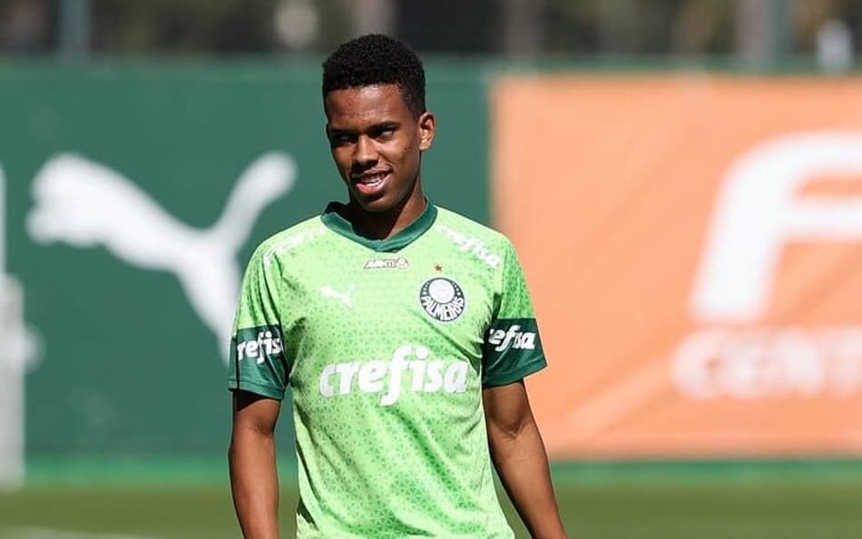 Estevão inicia transição física e pode reforçar o Palmeiras para a Libertadores