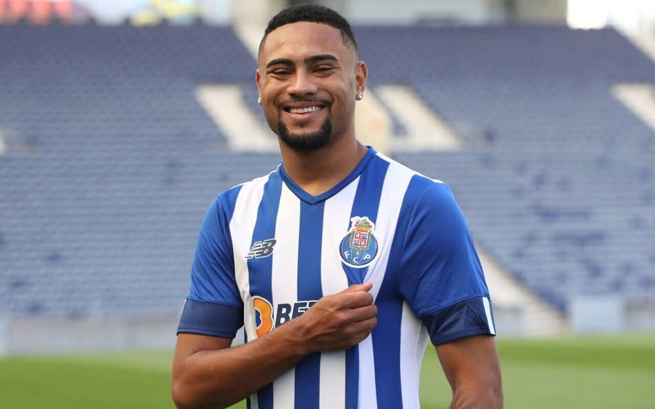 Santos encaminha a contratação de atacante do Porto