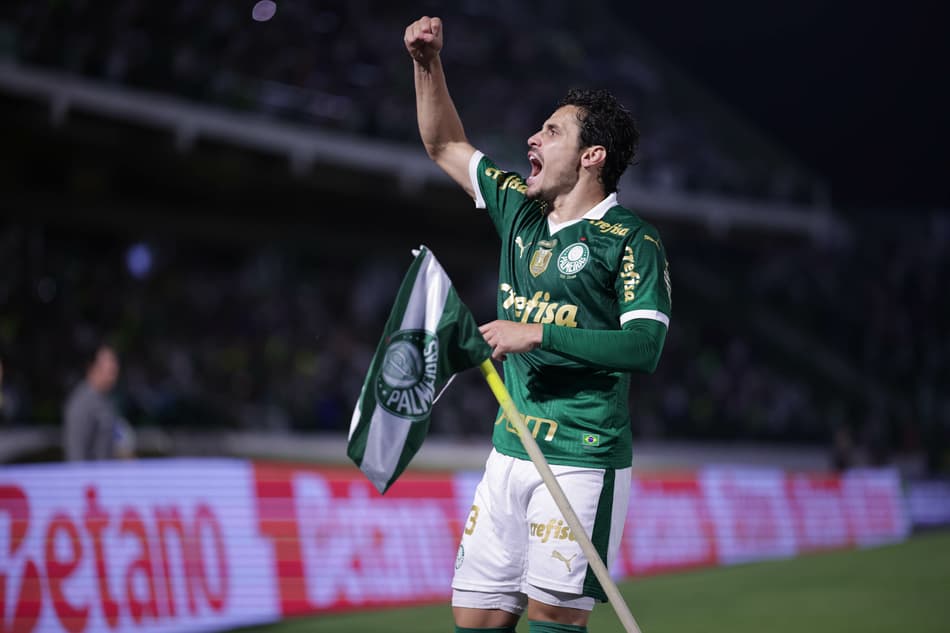 Raphael Veiga comemora gol palmeiras x atlético-mg 2809