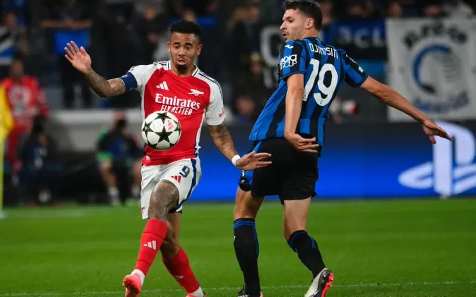 Com penâlti defendido por Raya, Atalanta e Arsenal empatam pela Champions