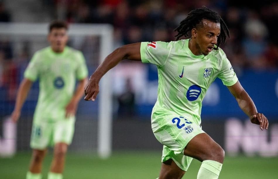 Jules Koundé, defensor do Barcelona, em confronto diante do Osasuna (Foto: Reprodução/Instagram)