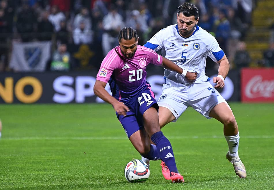 Gnabry em Bósnia 1x2 Alemanha, pela Liga das Nações da Uefa