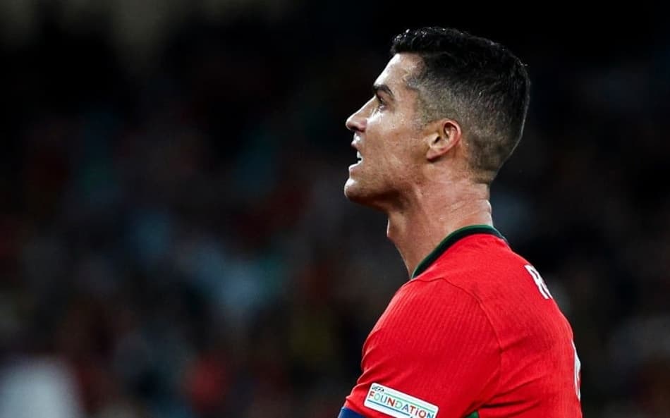 Cristiano Ronaldo em ação pela seleção portuguesa (Foto: Reprodução)