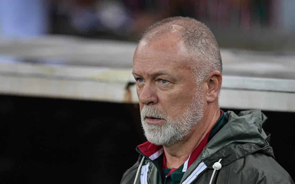 Mano Menezes exalta postura do Fluminense em vitória: ‘Comportamento de jogo grande’