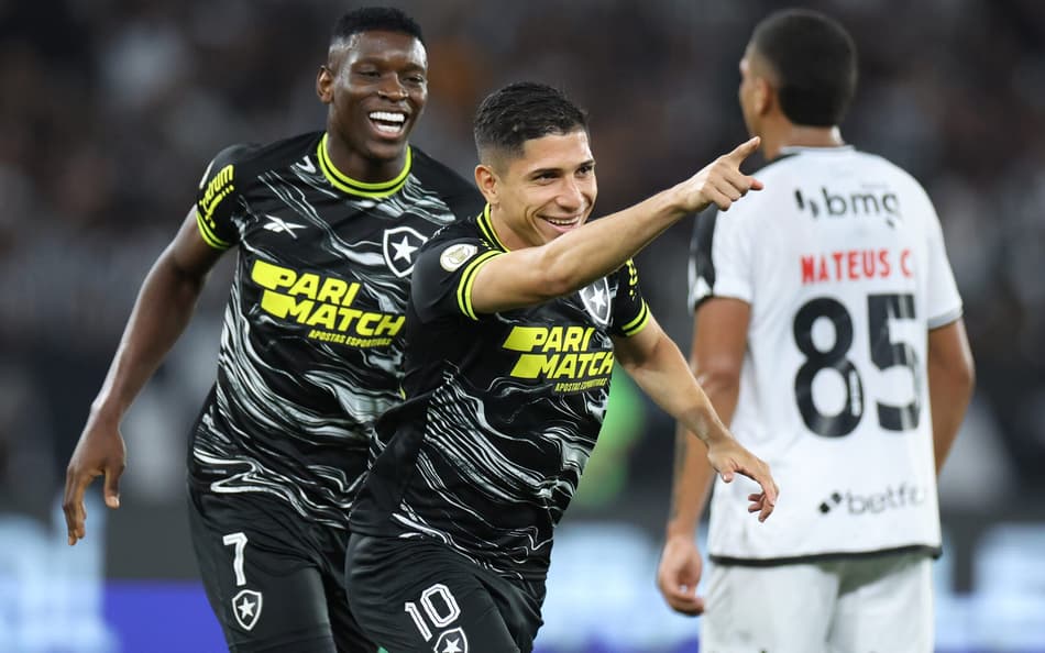 Torcedores criam polêmica: ‘Esse Botafogo joga mais que o Flamengo de 2019’