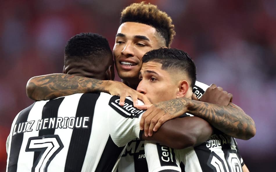 Torcedores escolhem destino de Luiz Henrique, Igor Jesus e outros jogadores do Botafogo