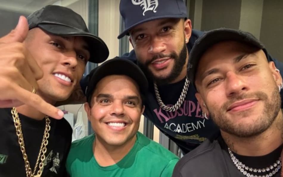 Neymar e Depay fortalecem parceria em evento de Poker em São Paulo