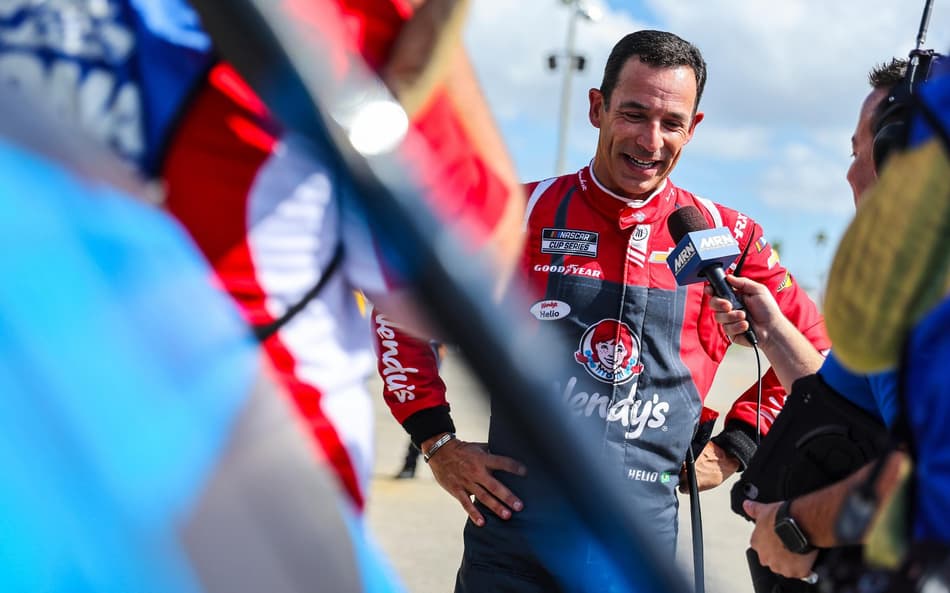 Papo com Castroneves: Estou adorando minha experiência na NASCAR