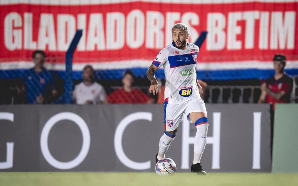Betim: João Diogo celebra primeiro gol pelo clube e liderança do grupo no Mineiro