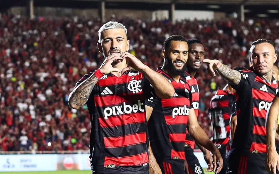 Arrascaeta alcança feitos especiais com a camisa do Flamengo; confira