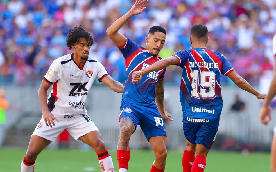 Escalações de Vitória x Bahia: times entram em campo com mudanças na final do Baiano