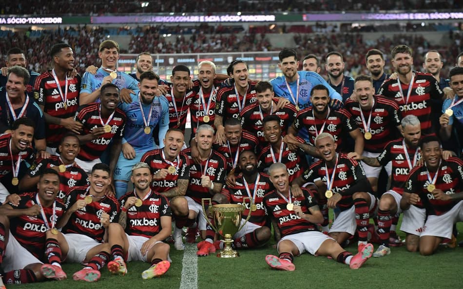 Flamengo melhor que 70% da Premier League? Compare finanças