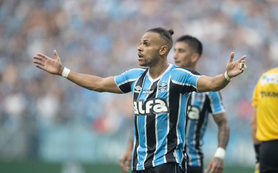 Braithwaite lamenta derrota do Grêmio no clássico mas vê final em aberto