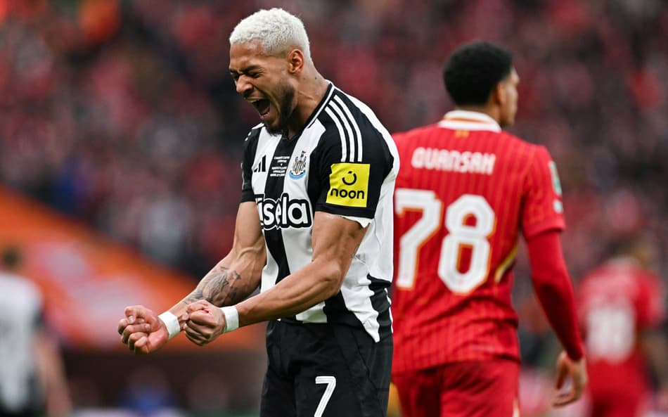 Newcastle quebra tabu, derrota Liverpool e se sagra campeão da Copa da Liga Inglesa