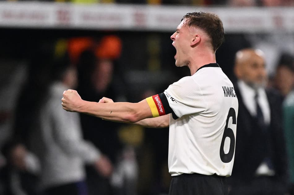 Joshua Kimmich comemora vitória da Alemanha diante da Itália na Liga das Nações