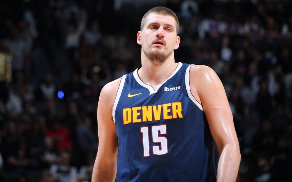 Nikola-Jokic-na-NBA-scaled-aspect-ratio-512-320