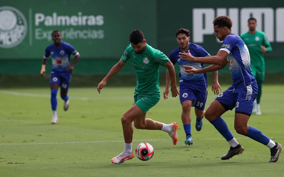 Palmeiras goleia em jogo-treino durante preparação para final do Paulistão