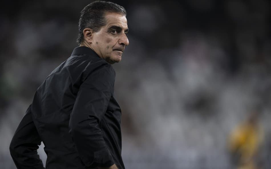 Técnico do Botafogo analisa vitória em amistoso e projeta duelo com o Palmeiras