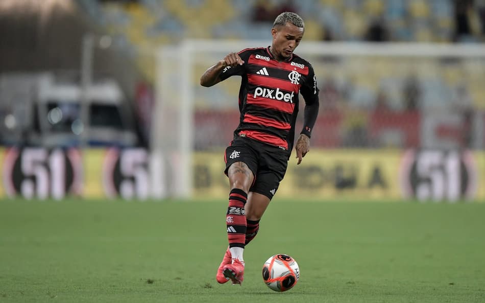 Sob o olhar de Dorival, Wesley faz mais uma atuação brilhante pelo Flamengo