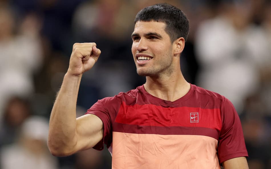 Carlos Alcaraz atropela Dimitrov e vence a 15ª seguida em Indian Wells