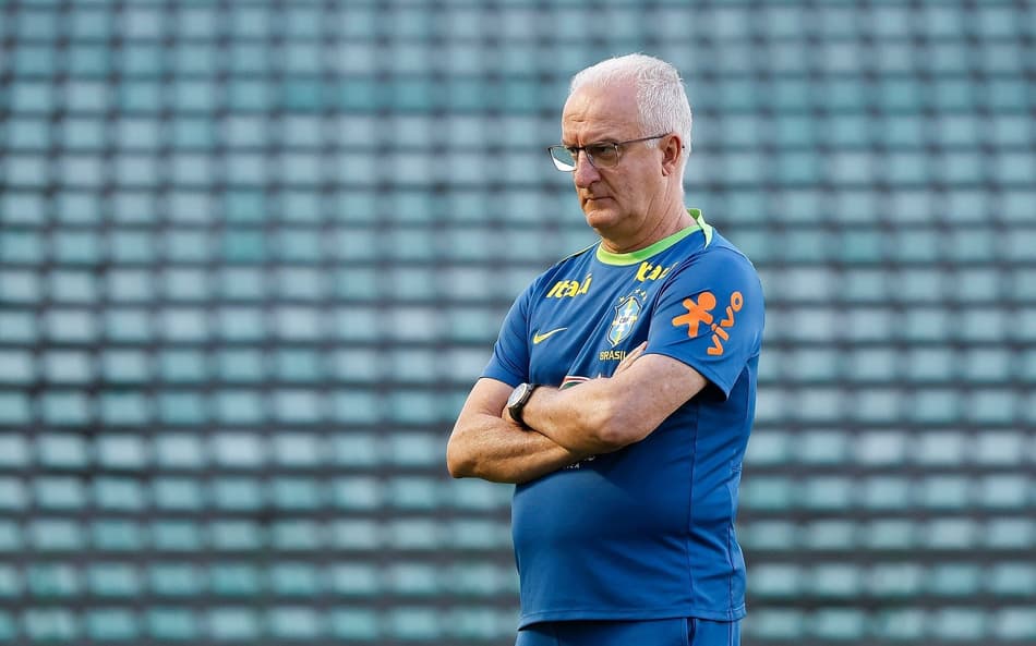 Em 1º treino, Dorival tem conversas com Endrick e Vini Jr.