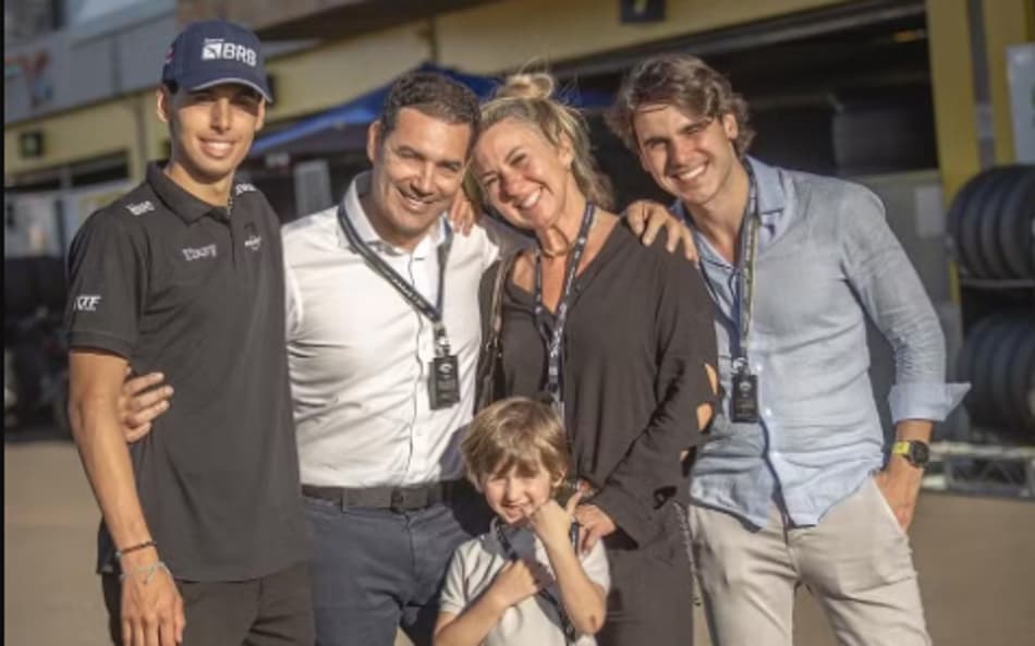 Pai CEO da Stock Car e irmão empresário: conheça a família de Gabriel Bortoleto