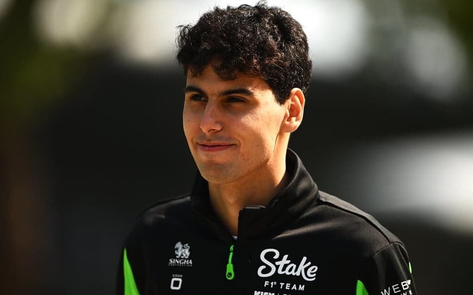 Gabriel Bortoleto ultrapassa companheiro da Sauber em primeira corrida na F1 2025