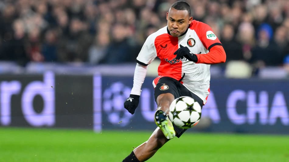 Igor Paixão em ação pelo Feyenoord, da Holanda (Foto: JOHN THYS / AFP)