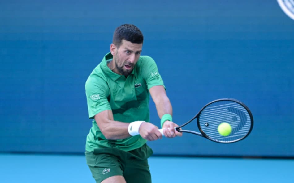 Djokovic vai às oitavas em Miami e bate recorde de Nadal