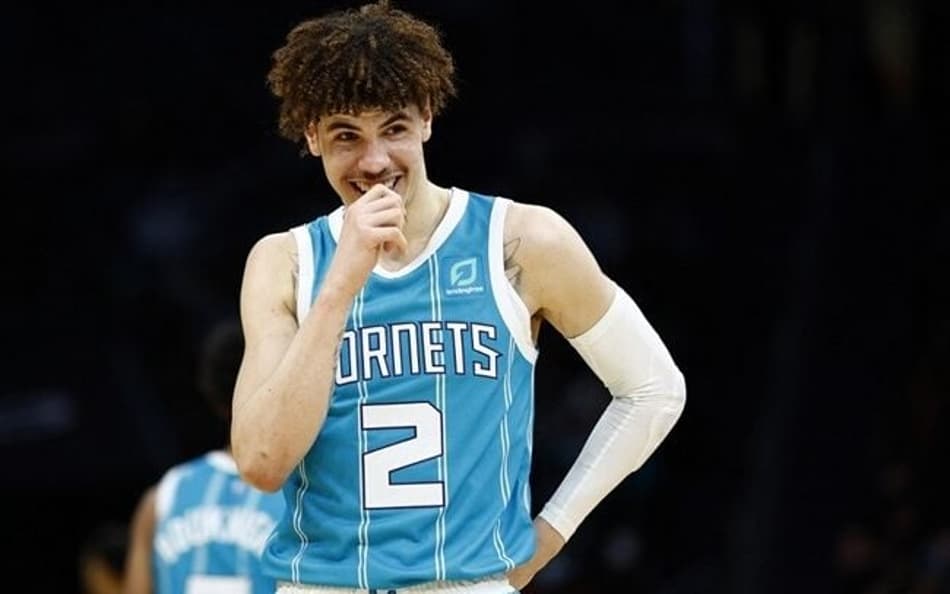 Mesmo lesionado, LaMelo Ball não está nos planos de troca do Charlotte Hornets