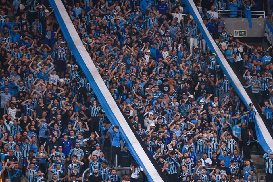 Torcida do Grêmio no jogo contra o Atlético Grau-PER, pela Copa Sul-Americana. (Foto: Maxi Franzoi/AGIF)