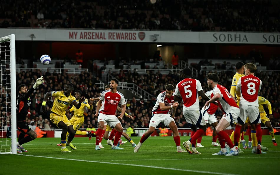Arsenal-Crystal-Palace-scaled-aspect-ratio-512-320