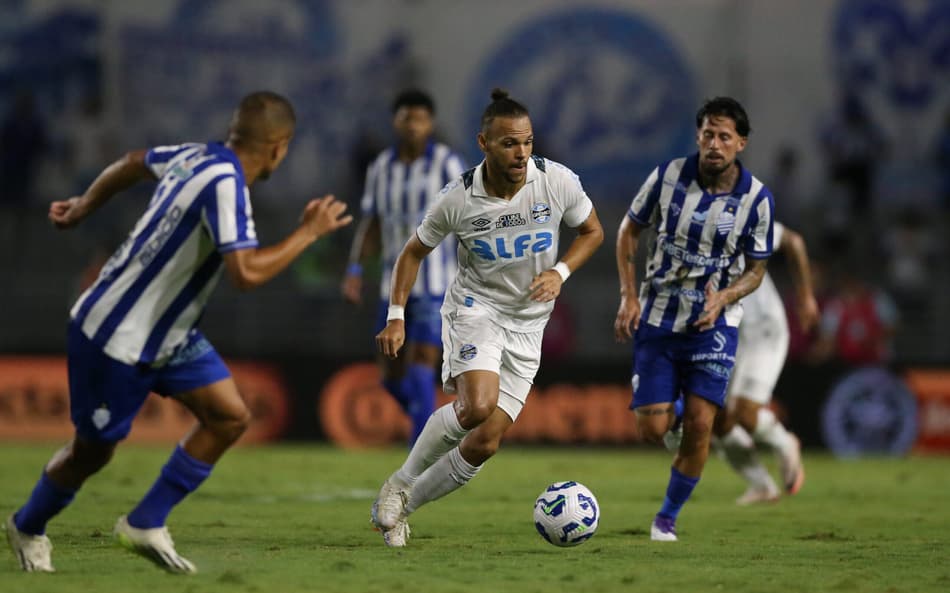 Em jogo de viradas, CSA conquista vitória sobre o Grêmio na Copa do Brasil