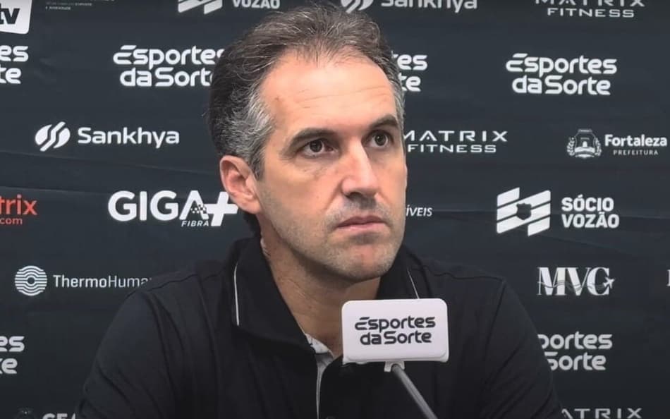 Léo Condé em coletiva do Ceará (Foto: reprodução/Vozão TV)