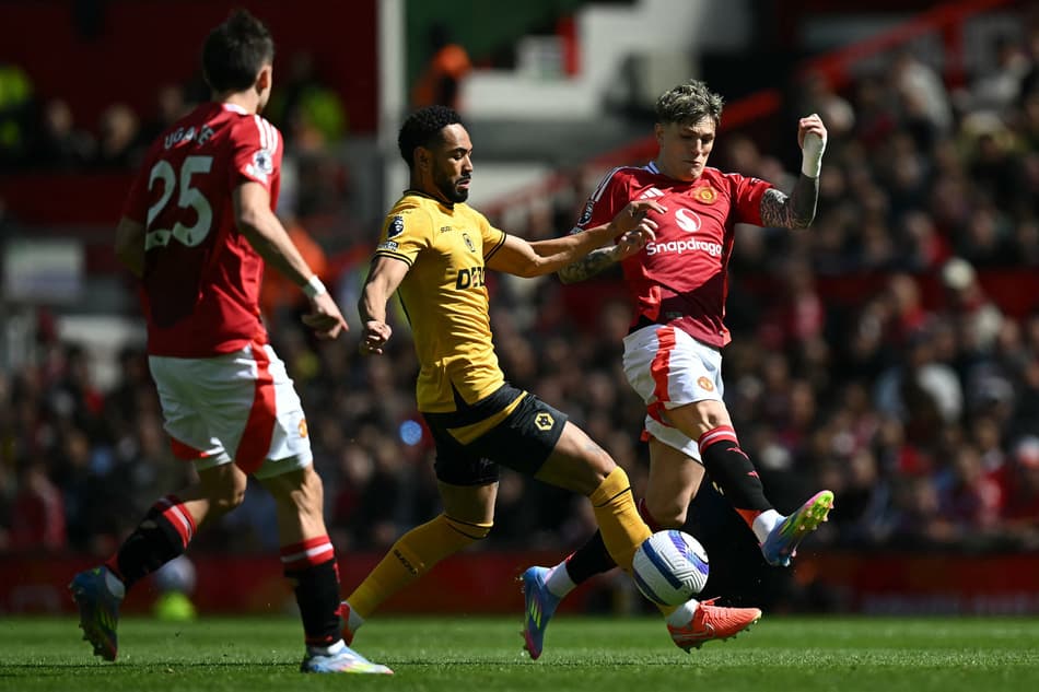 Matheus Cunha em ação contra o Manchester United, pela Premier League