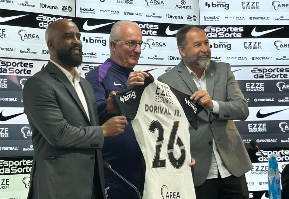 Dorival Júnior, técnico do Corinthians, durante apresentação
