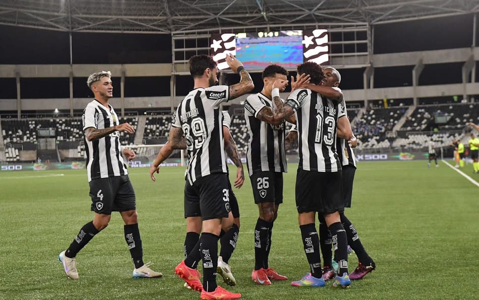 Internautas comentam reação de jogador do Botafogo em goleada: ‘Me comoveu’