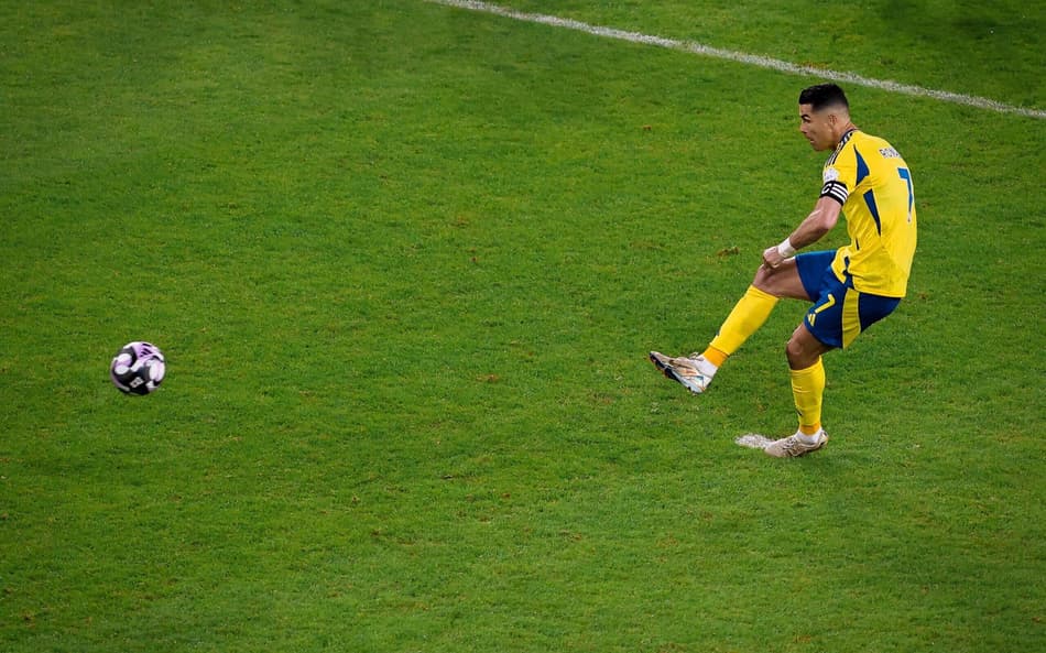 cristiano-ronaldo-alnassr2-scaled-aspect-ratio-512-320