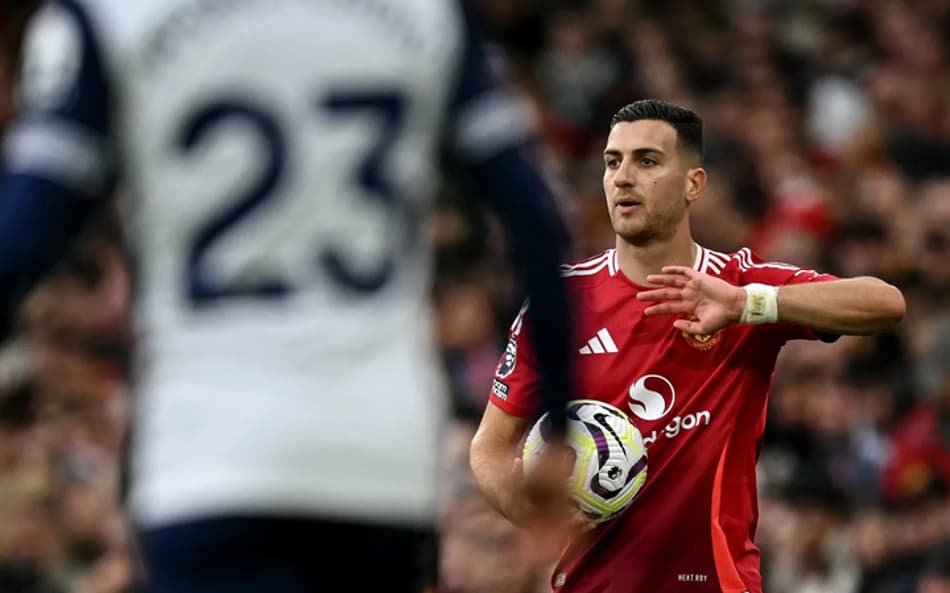 Confira as escalações de Tottenham e Manchester United, que se enfrentam pela 25ª rodada da Premier League (Foto: Paul Ellis/AFP)