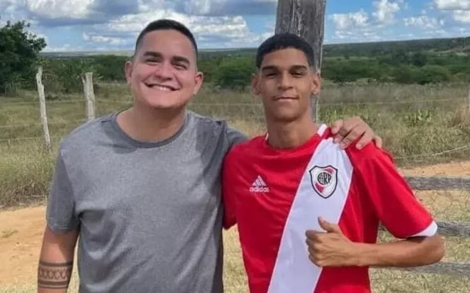 Allan Jesus e Luva Pedreiro