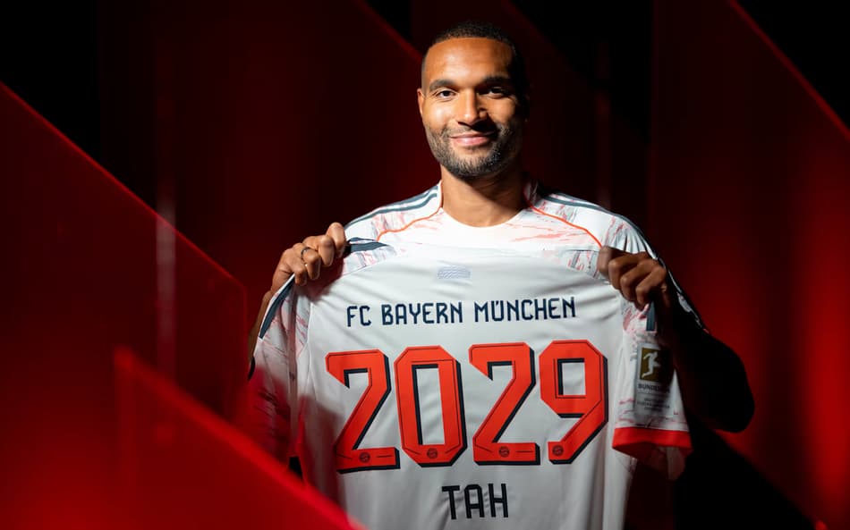 Jonathan Tah com a camisa do Bayern de Munique