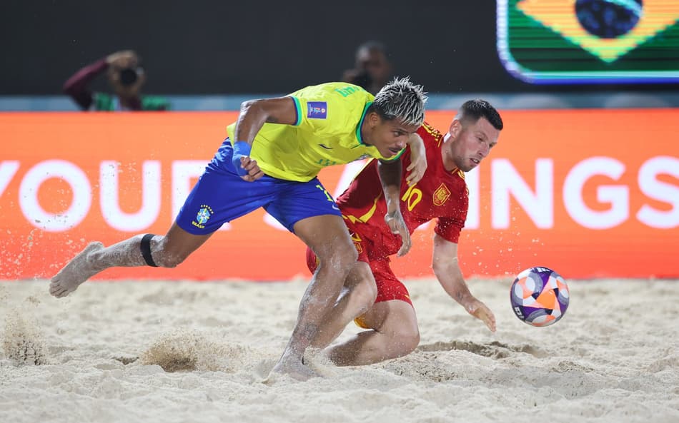 Mauricinho, do Brasil, deixa Kuman, da Espanha, para trás na goleada na Copa do Mundo
