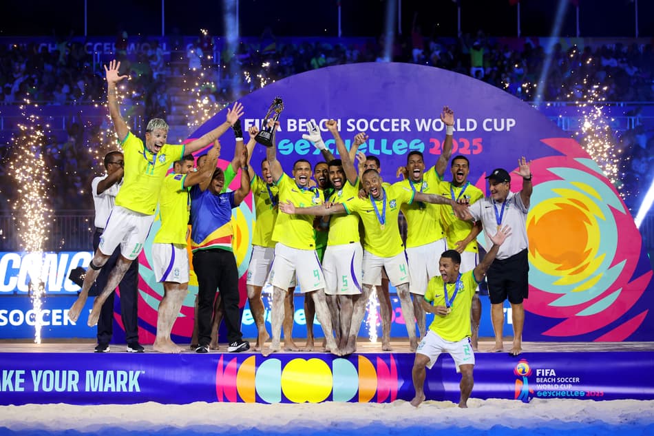 Brasil celebra o hepta na Copa do Mundo de futebol de areia