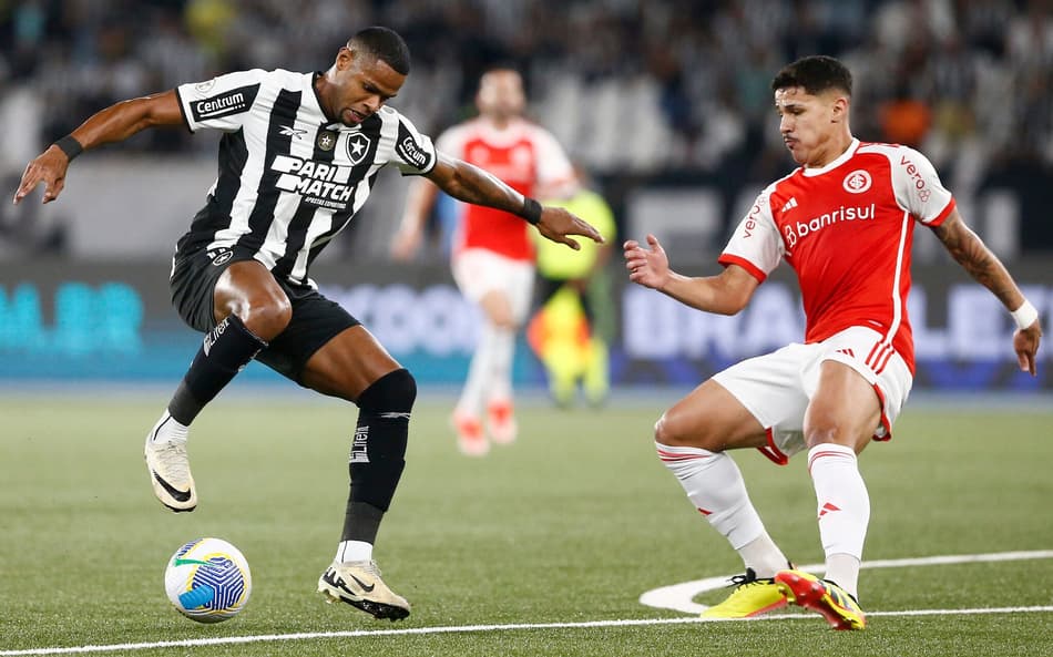 Botafogo x Internacional - Júnior Santos