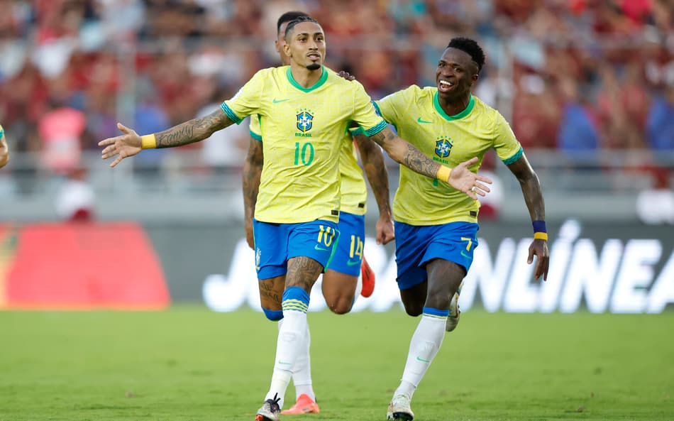 Raphinha e Vini Jr. estão entre os jogadores mais valiosos da Seleção Brasileira