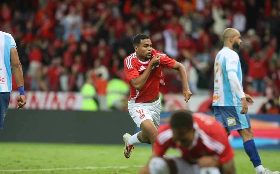 Gustavo Prado comemora gol do Internacional