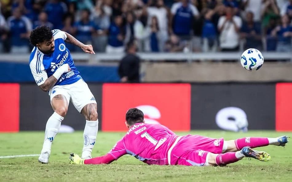 Gabigol fez o gol da vitória do Cruzeiro sobre o Flamengo (Foto: Gustavo Aleixo/Cruzeiro)