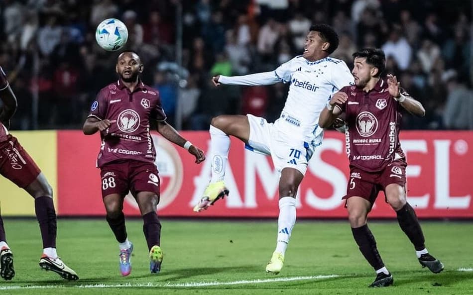 Kaique Kenji fez a jogada do gol de empate do Cruzeiro (Foto: Gustavo Aleixo)