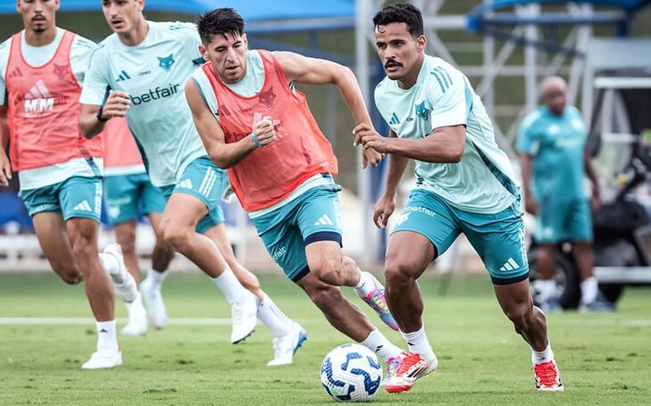 Villalba e Kaiki, do Cruzeiro (Foto: Gustavo Aleixo/Cruzeiro)